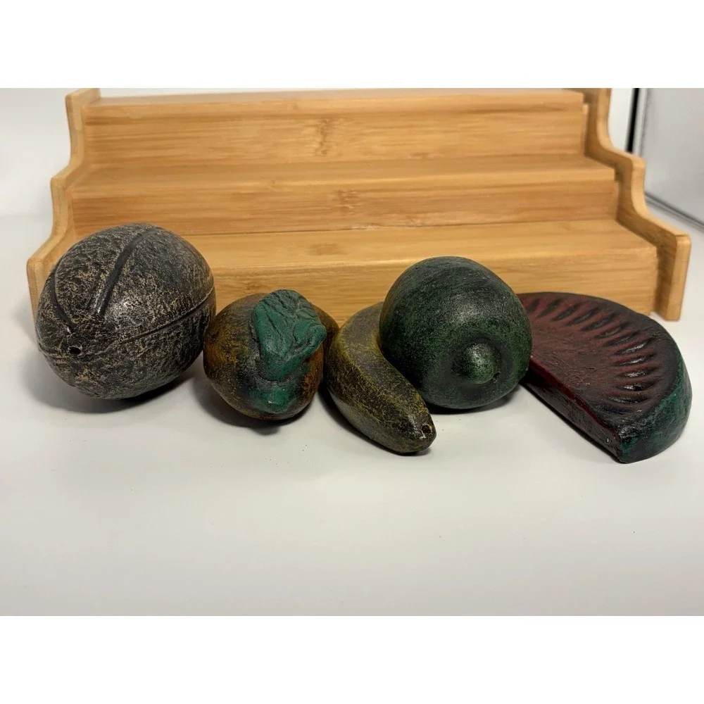 Unmarked terracotta fruit